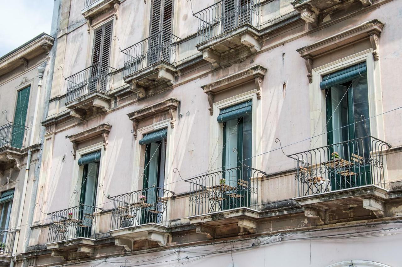 Casa sul corso Hotel Ачиреале Екстериор снимка