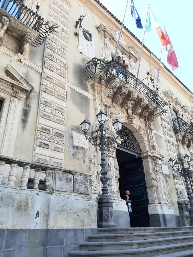 Casa sul corso Hotel Ачиреале Екстериор снимка